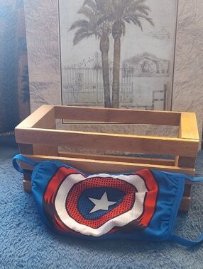 😷 Captain America /Shield Face Mask & Box